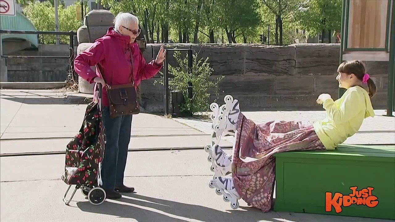 4 Feet Rollerblade Prank !