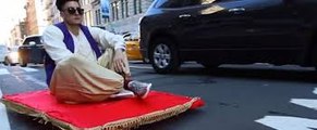 Alaaddin Sihirli Halısı ile New York Sokaklarında..