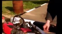 Video divertenti Motocicletta pazzi, incidente in moto. Da morire dalle risate #5