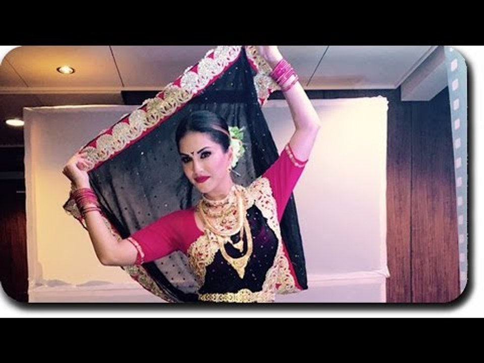 Sunny Leone Does Lavani Dance @ IMFFA 2015