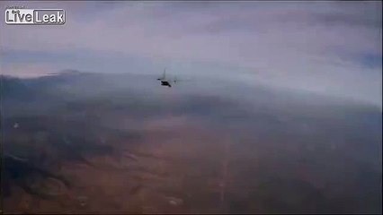 Uçaktan uçağa atladılar