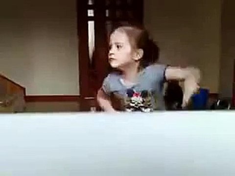 Вот такую дочьку себе хочу класс))