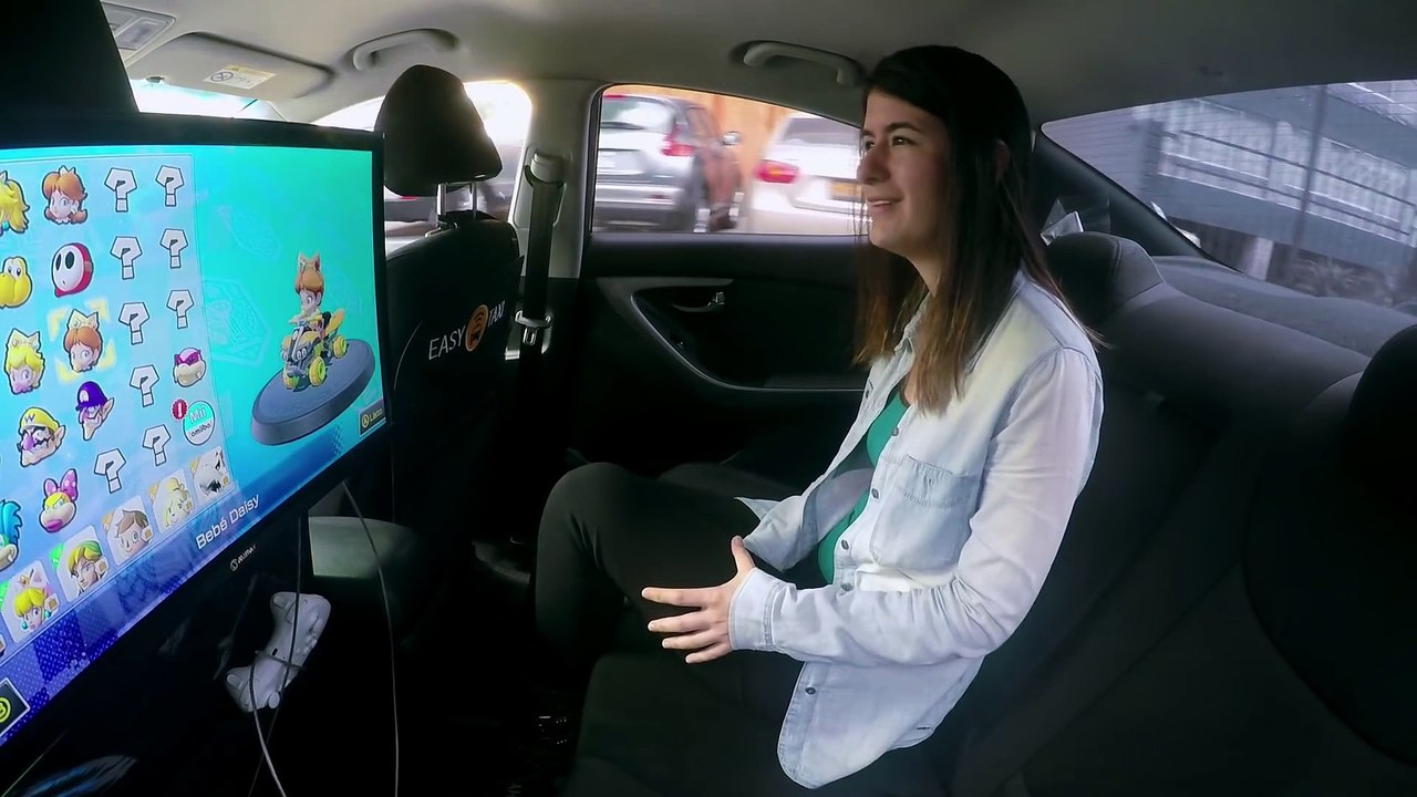 Jouer à Mario Kart 8 dans un Taxi, c'est possible