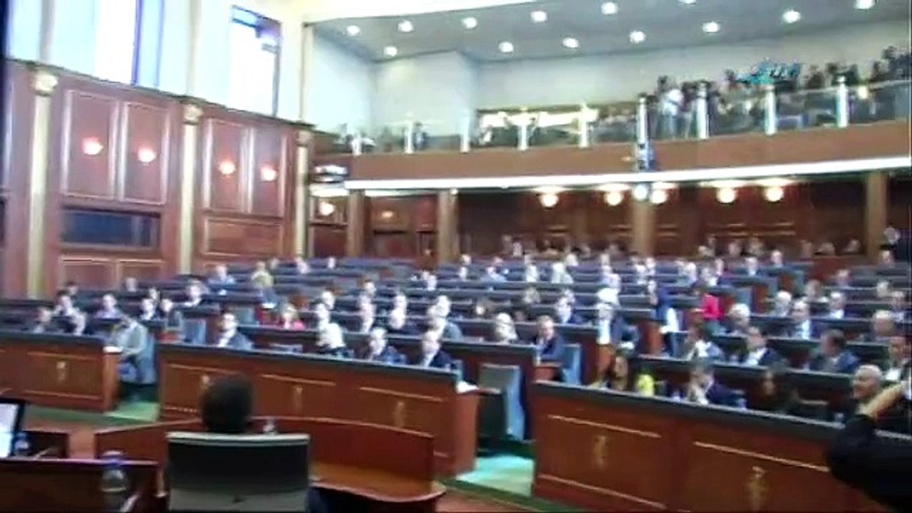 Kosova Meclisinde asayiş berkemal