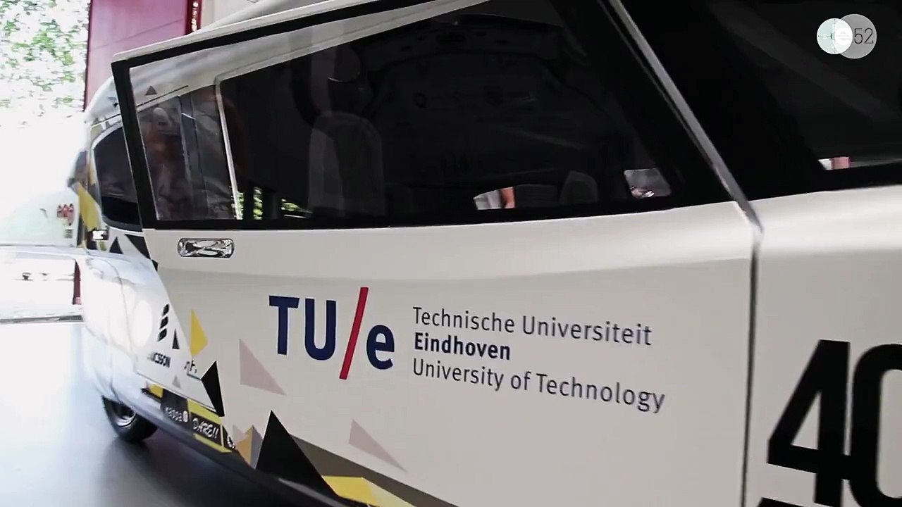 Meet Stella Lux (World Solar Challenge 2015, Solar Powered Car by Solar Team Eindhoven TU_e)