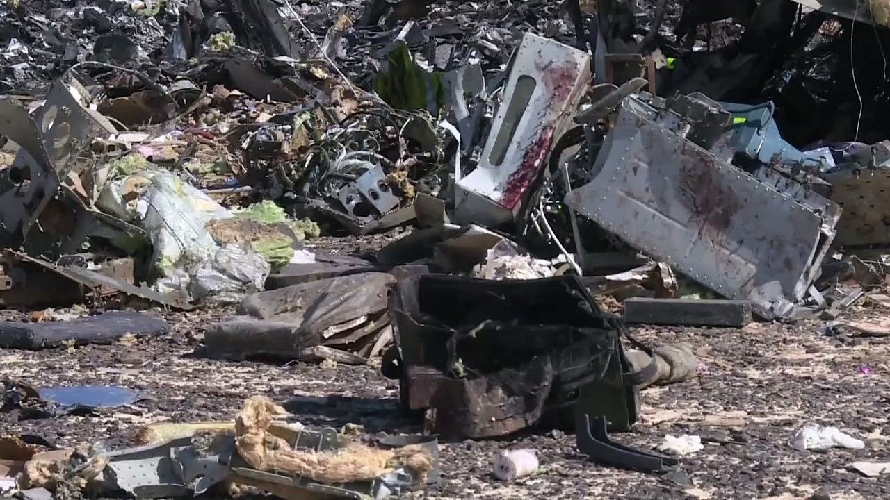 Erste Todesopfer von Flugzeugabsturz in Russland eingetroffen