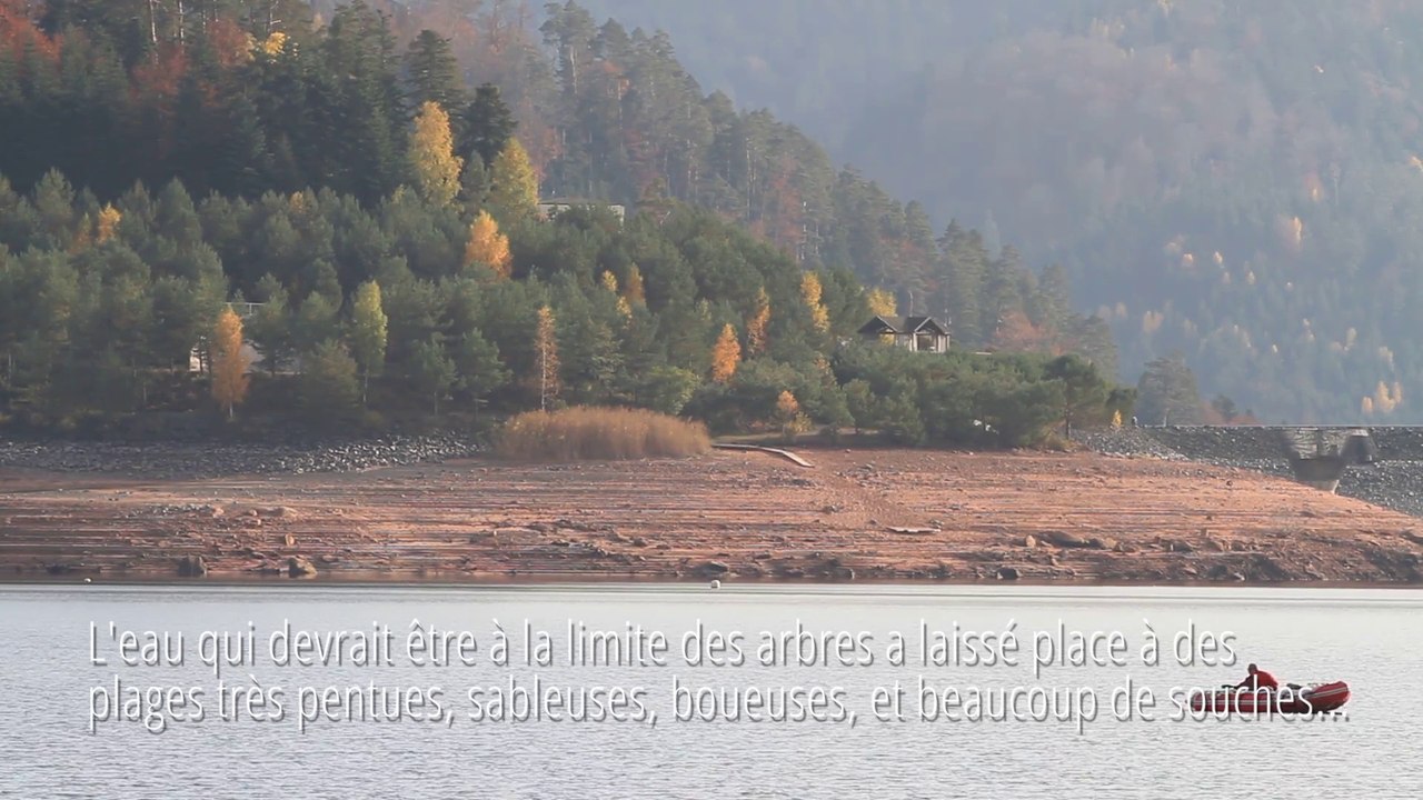 Séchresse au lac Pierre-Percée dans le massif des Vosges(30-10-2015)