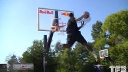 Who Has The Better Windmill Dunk?