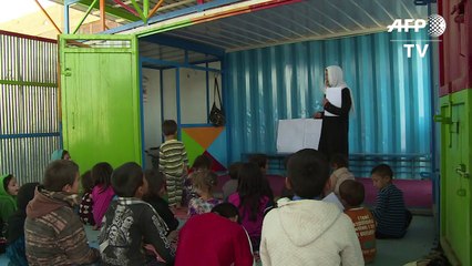 عزيزة الافغانية ذات الاربعة عشر عاما تناضل لحقوق الاطفال