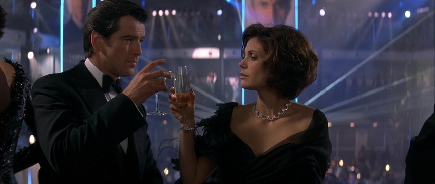 Завтра не умрет никогда