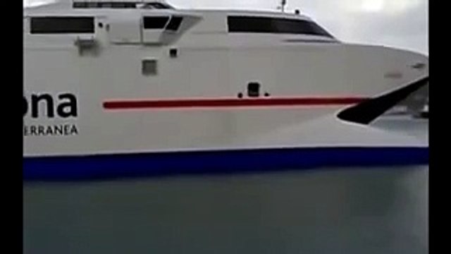 КОШМАР!!! Грузовая ФУРА вывалилась с парома