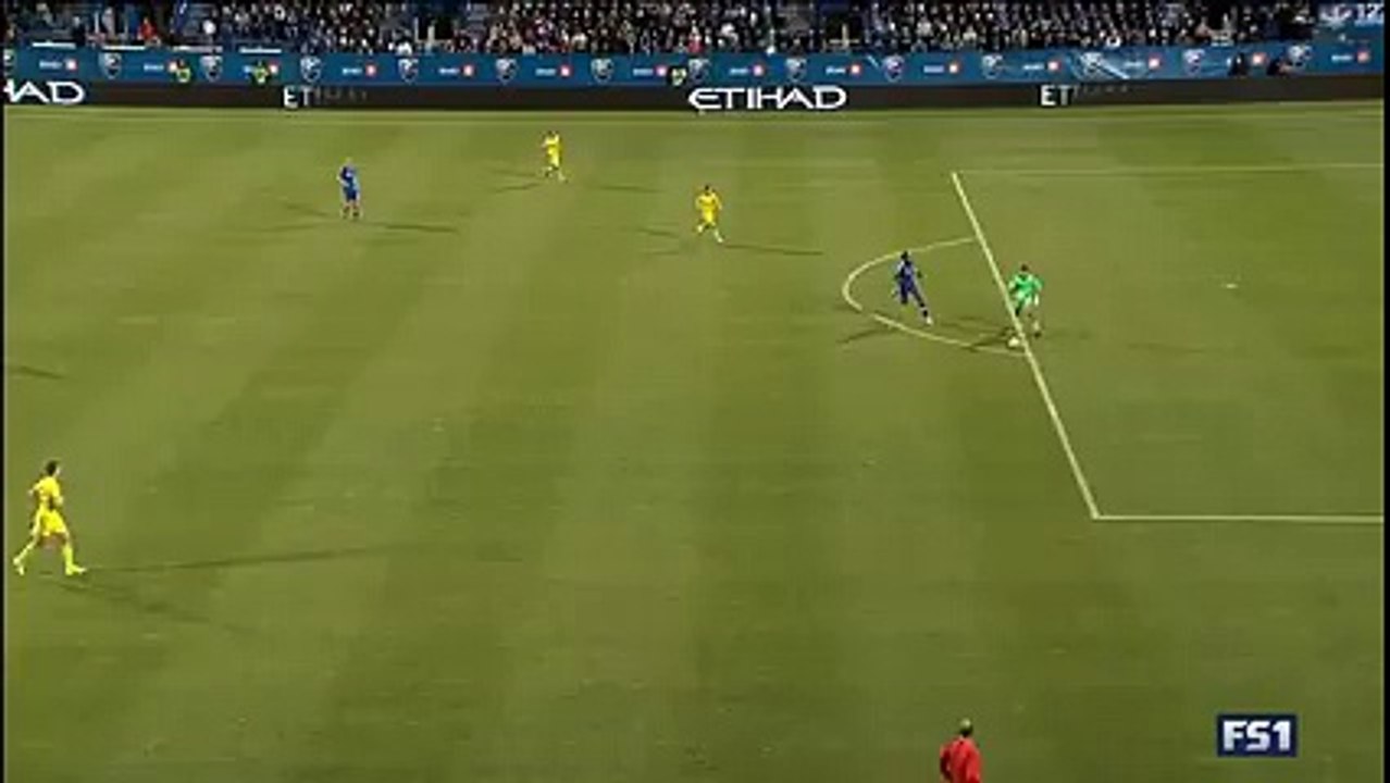 Didier Drogba puts goalkeeper in leg lock in MLS (Major League Soccer)