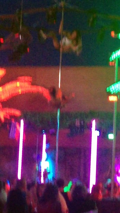 High pole dance in Phuket, Patong
