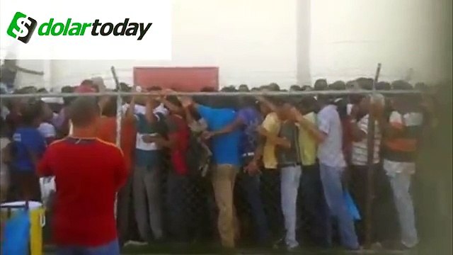 De esta manera humillan a los venezolanos en las colas