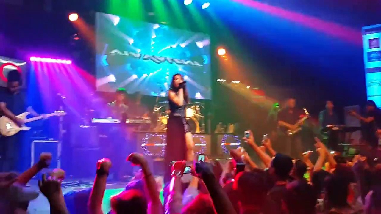 ViaVallen feat KONEG - Pengen Banting HP mu At LIquid Jogja 3 May 2015