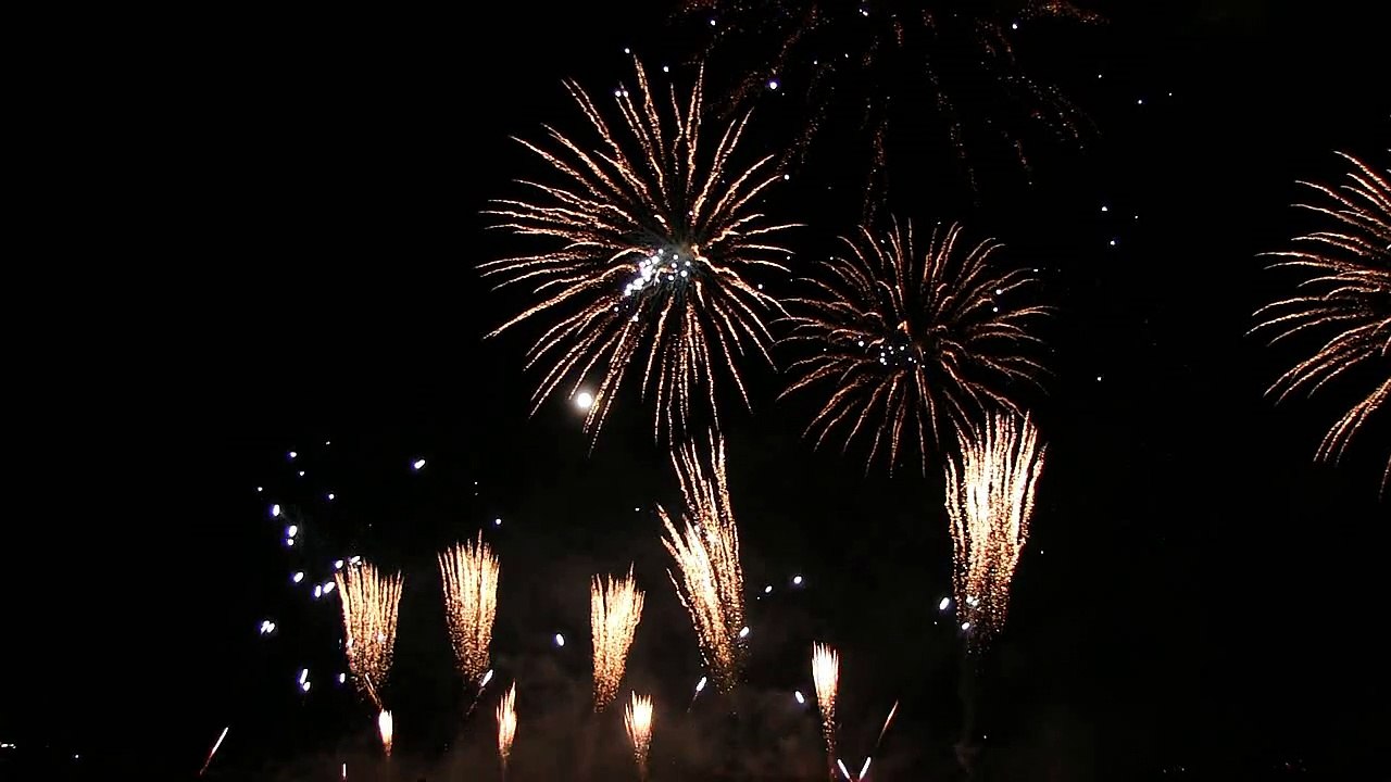 Spectacle pyro-musical - Pt 1 - Neuchâtel - Fête des Vendanges - 2015