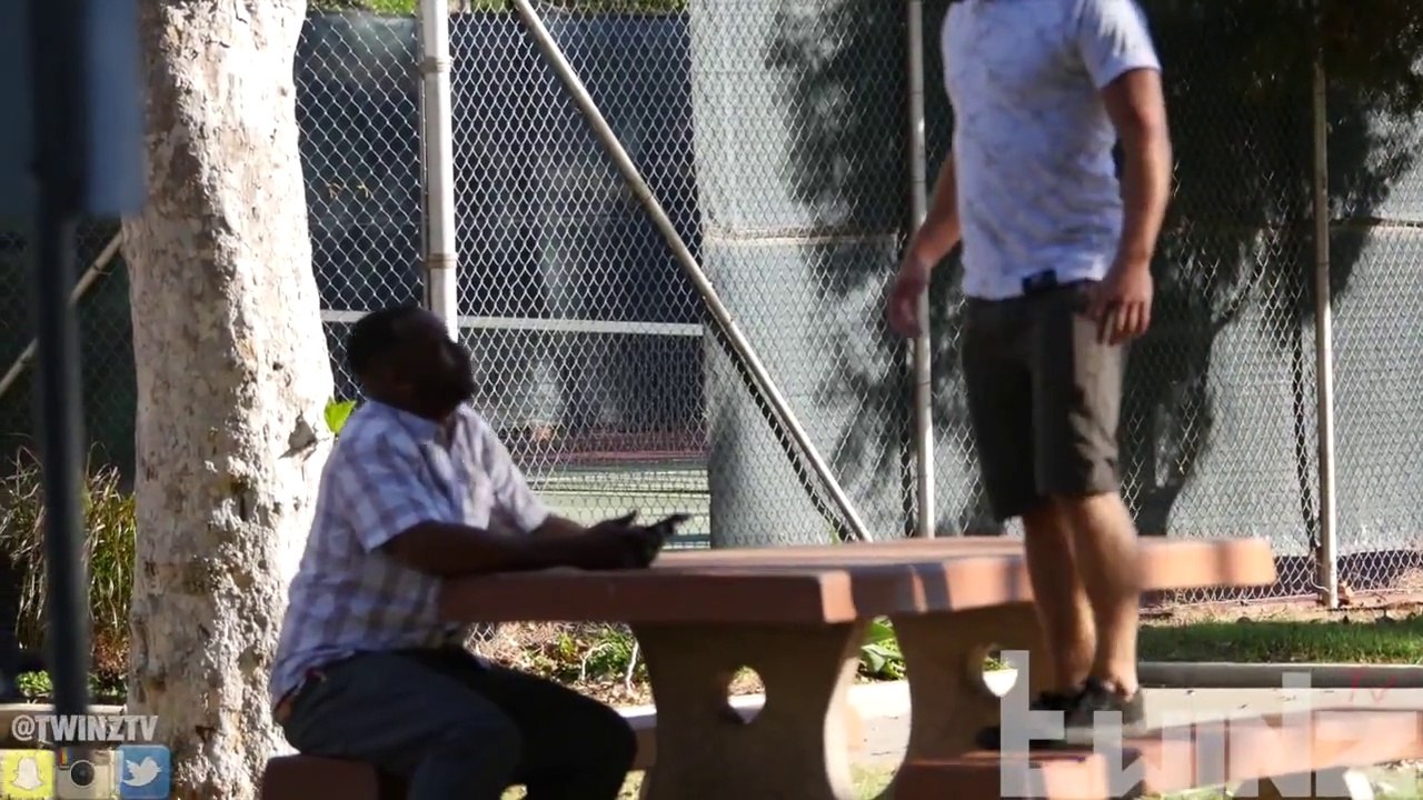 HOW TO STOP A STREET FIGHT IN THE HOOD!! (GONE WRONG)