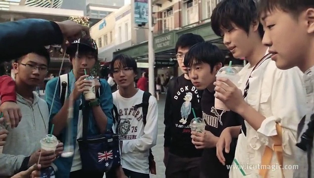 Street Magic - iCut Magic Trick Performance By Jay Jay!