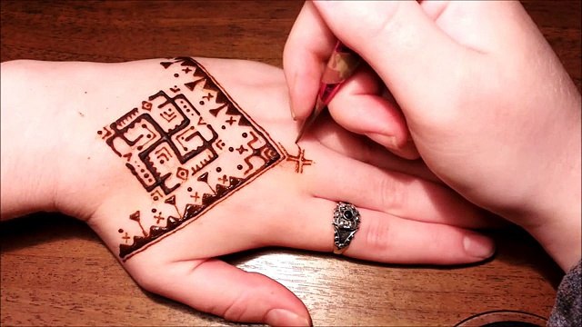 Mehndi design in Slavic style - Мехенди в славянском стиле