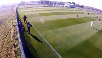 El entrenador rumano Liviu Petrache agrede salvajemente a un jugador suyo en el banquillo