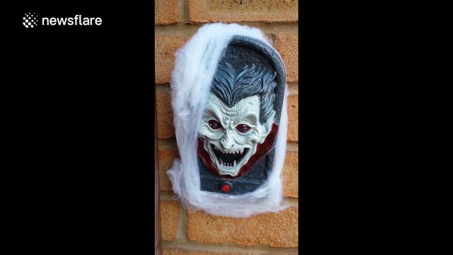Terrifying Halloween Doorbell Greets Party-goers