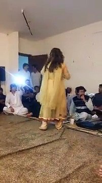 Peshawar pathan girl dancing on pashto song - tang takor program