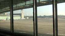 Migrants: un aéroport de Berlin reconverti en centre d'hébergement
