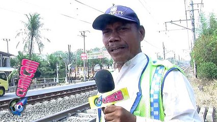 Menantang Maut, Penjaga Kereta Swadaya - Cumicam 03 November 2015