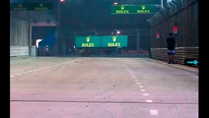 F1 : Un fan sur la piste du circuit de Singapour