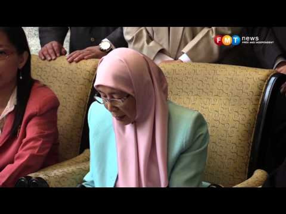 Wan Azizah promises shadow cabinet