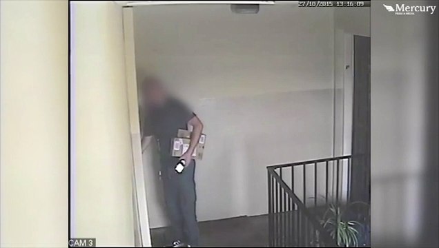 Un livreur d'Amazon en flagrant délit de vol