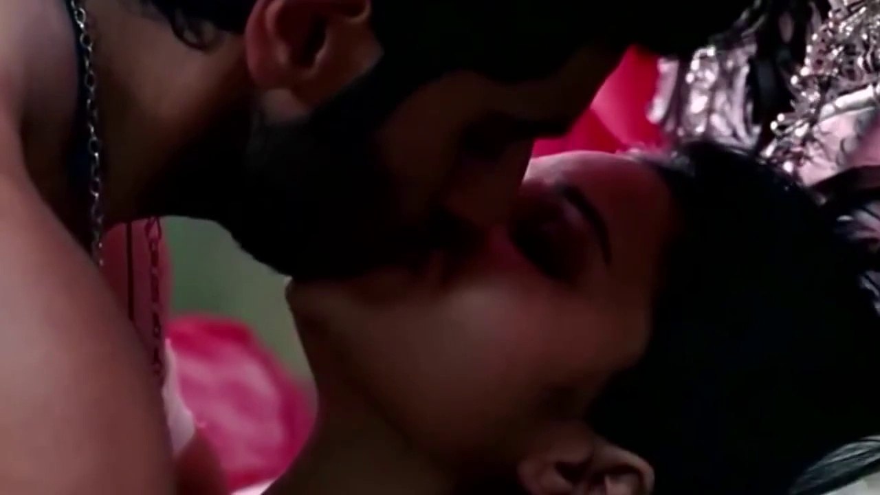 Top Bollywood Kissing Scenes
