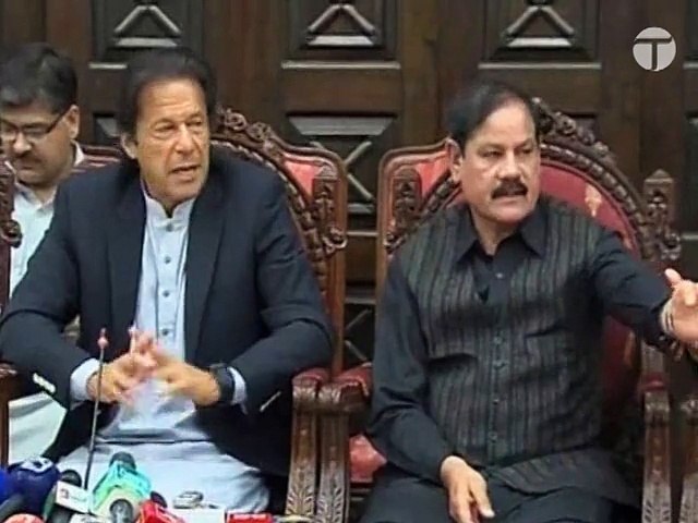 Imran Khan scolds reporter who asked him about his divorce