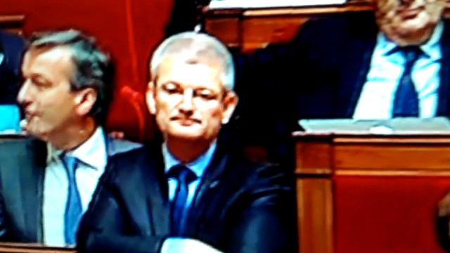 Manuel VALLS s exprime sur l'affaire air cocaïne et la géo-localisation de Nicolas Sarkozy