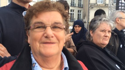 Marie-Madeleine confectionne un gâteau pour l'émission Midi en France de France 3