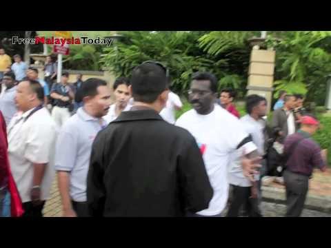 Penyokong Kottapan buat kecoh luar Kongres PKR