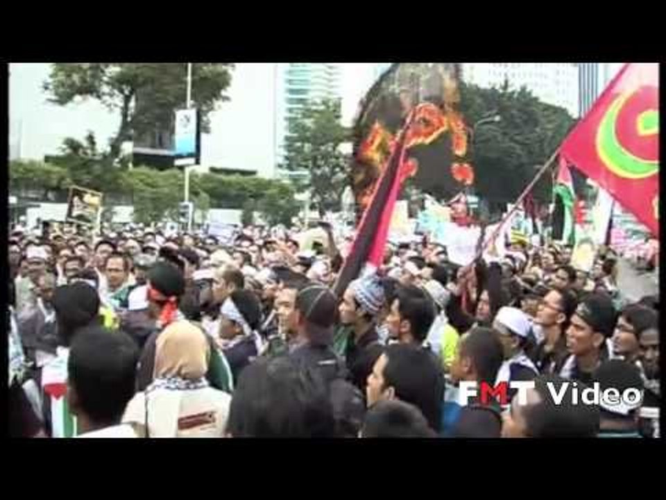 Massive protest in KL against Israeli attack