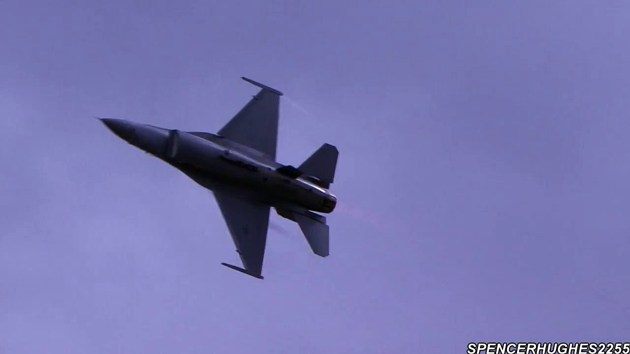 F 16 Fighting Falcon 9 G Turn