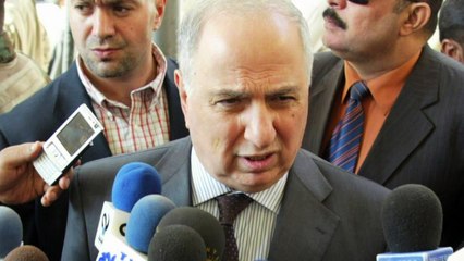 Morre político que incentivou a invasão dos EUA ao Iraque