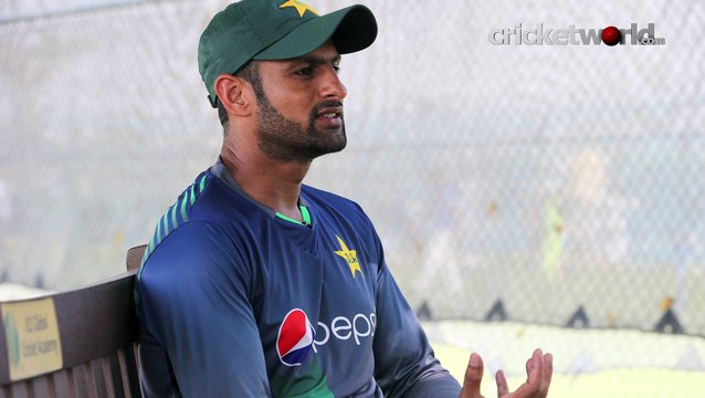Pakistan all-rounder Shoaib Malik announces Test retirement - Cricket World TV