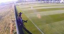 Un entraineur de football frappe un jeune joueur (Roumanie)