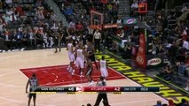 Kawhi Leonard Drops 20 on the Hawks