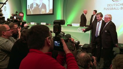 Polícia revista sede da Federação Alemã de Futebol