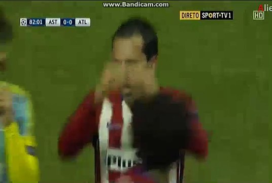 Diego Godin Fantastic Header Chance AStana 0-0 Atletico Madrid Champions League 3.11.2015 HD