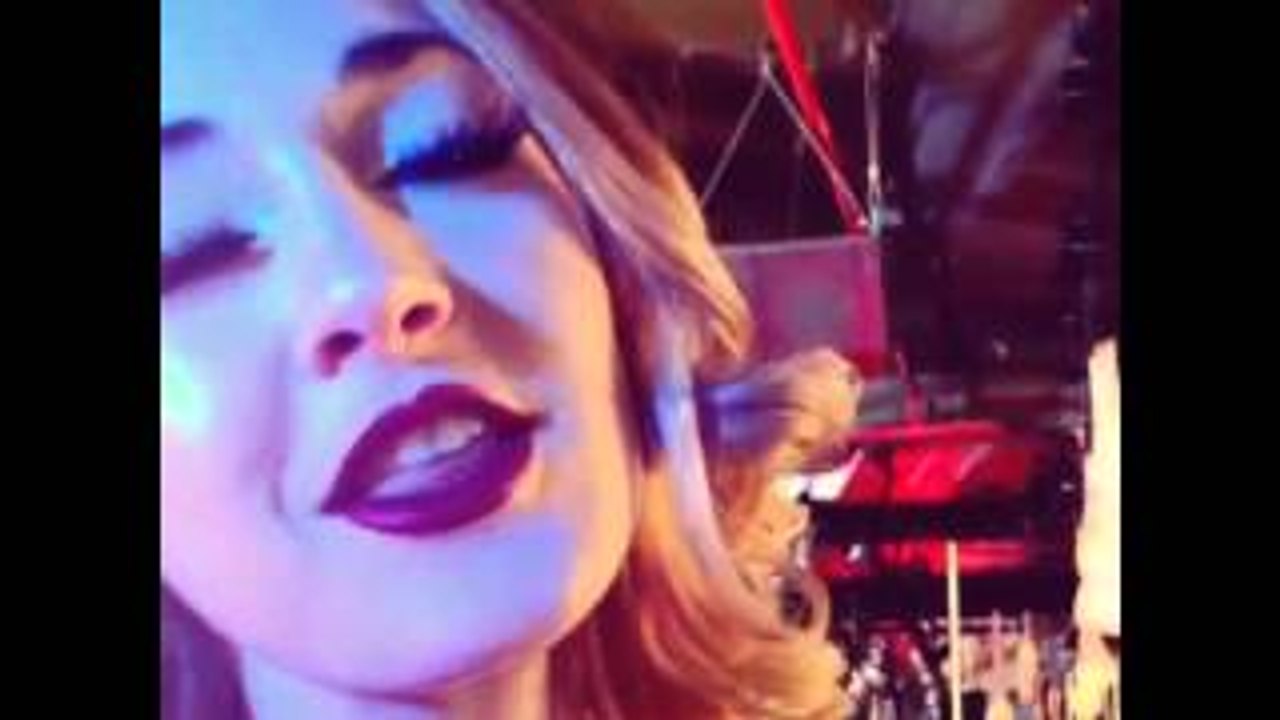Insta : Mechi chante Sous le vent