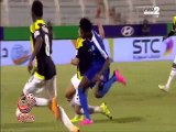 مشاجرة بين لاعب الاتحاد السعودي و مدربه بسبب خروجه بالتبديل