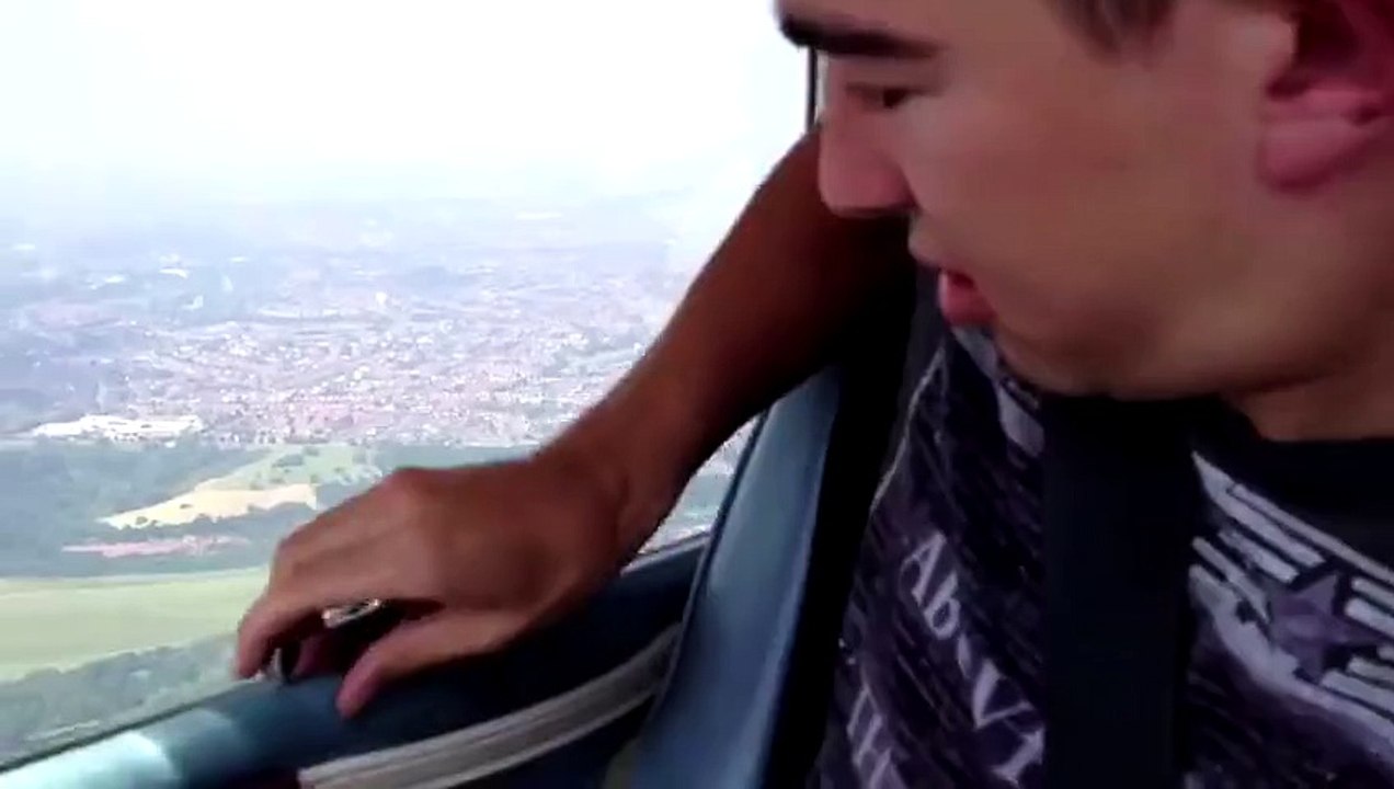 Ce gars est juste fou ! avion en plein air