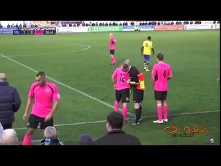 Il prend un carton rouge juste après 15 secondes de son entrée sur le terrain