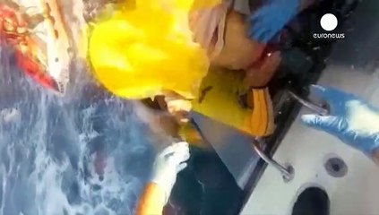 "Червоний хрест" просить більше допомагати Греції із мігрантами