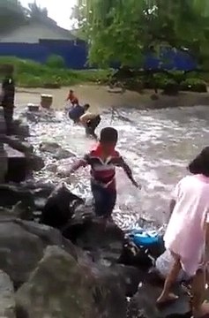 Babasını Sakalsız Gören Bebeğin Tepkisi - Komik videolar - Funny videos